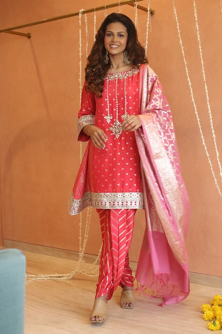 Izzumi Mehta Chanderi Butta Embroidered Kurta & Dhoti Pant Set 