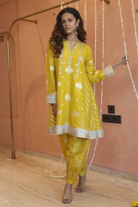 Izzumi Mehta_Yellow Chanderi Zari, Cut Work Split Zardosi Embroidered A-line Kurta With Pant _Online_at_Aza_Fashions