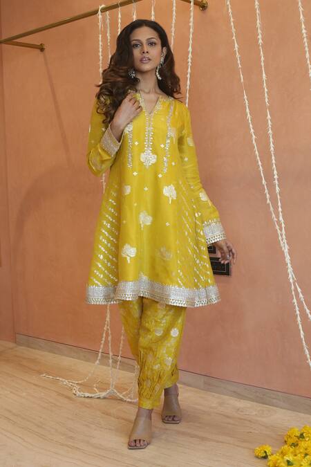 Izzumi Mehta_Yellow Chanderi Zari, Cut Work Split Zardosi Embroidered A-line Kurta With Pant _at_Aza_Fashions