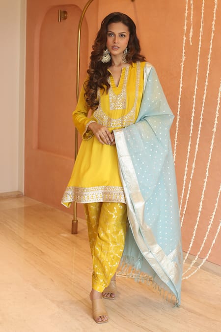 Izzumi Mehta Yellow Kurta Modal Silk Embroidery Zardosi Notched Asymmetric And Pant Set 