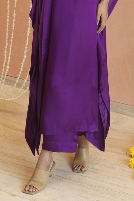Buy_Izzumi Mehta_Purple Modal, Silk Gota Patti, Beads Floral Embroidered Yoke Kaftan With Pant 