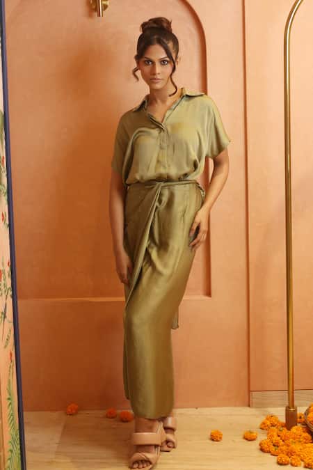 Izzumi Mehta Floral Zardosi Embroidered Shirt With Wrap Skirt 