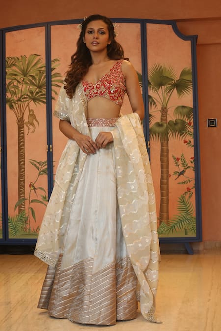 Izzumi Mehta_Red Silk Zari, Embroidery V-neck Zardosi Lehenga Set _Online_at_Aza_Fashions
