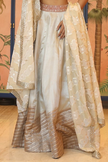 Shop_Izzumi Mehta_Red Silk Zari, Embroidery V-neck Zardosi Lehenga Set _Online_at_Aza_Fashions