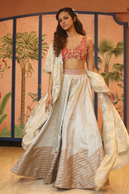 Izzumi Mehta_Red Silk Zari, Embroidery V-neck Zardosi Lehenga Set _at_Aza_Fashions