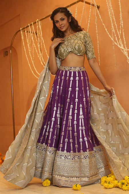 Izzumi Mehta_Green Silk, Chanderi Embroidery, Zari Round Floral Zardosi Blouse And Lehenga Set _at_Aza_Fashions