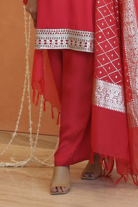 Buy_Izzumi Mehta_Red Modal, Chanderi, Silk Embroidery, Fringe, Gota Straight Kurta And Pant Set _Online_at_Aza_Fashions