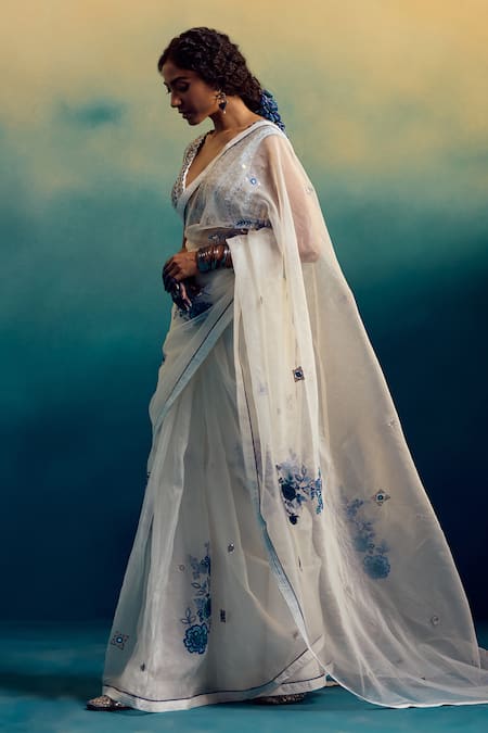 Karishma Khanduja Bareilly_Cream Organza, Chanderi Embroidery, Sequins Plunge Floral Saree With Blouse _Online_at_Aza_Fashions