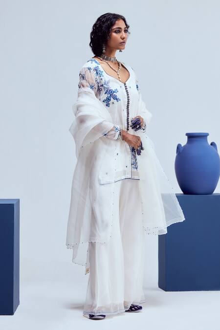 Buy_Karishma Khanduja Bareilly_Cream Organza Embroidery Asymmetric Short Kurta Pant Set _Online_at_Aza_Fashions