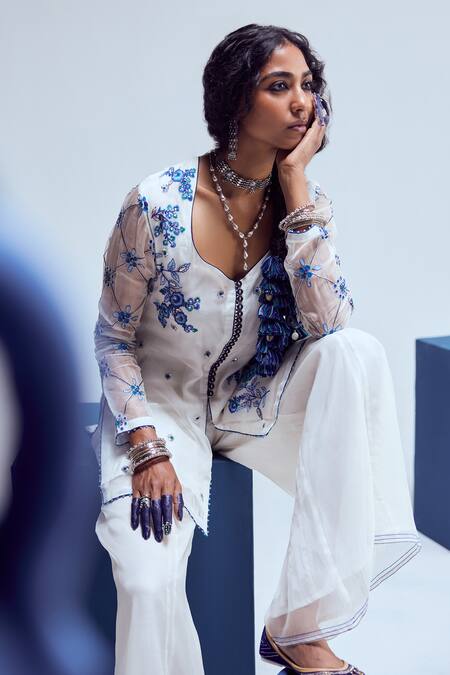 Karishma Khanduja Bareilly_Cream Organza Embroidery Asymmetric Short Kurta Pant Set _at_Aza_Fashions