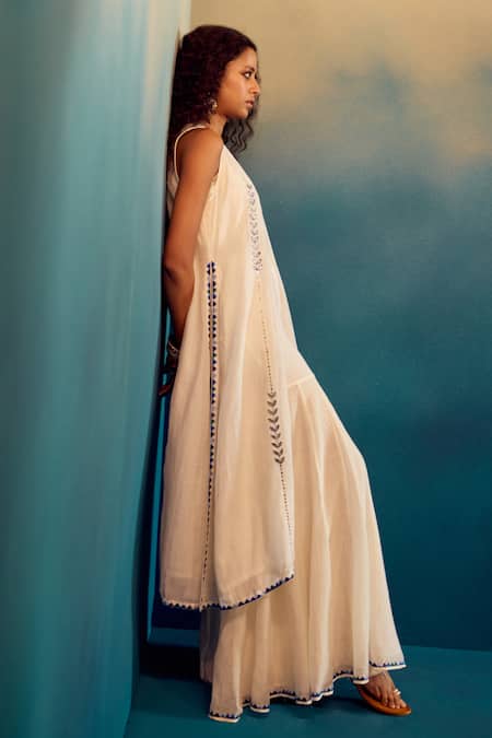 Buy_Karishma Khanduja Bareilly_Cream Chanderi Sequins Sweetheart Neck Embroidered Kurta Gharara Set _Online_at_Aza_Fashions