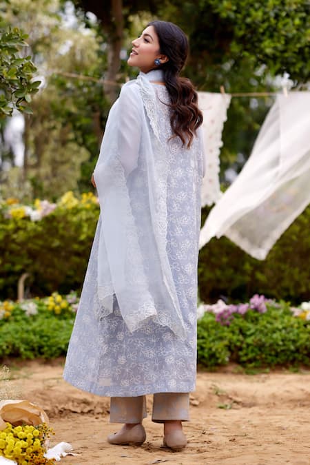 Shop Naaz By Noor Blue Chanderi, Cotton, Organza Embroidery V-neck Floral Kurta Set at Aza Fashions Shop_Naaz By Noor_Blue Chanderi, Cotton, Organza Embroidery V-neck Floral Kurta Set _at_Aza_Fashions