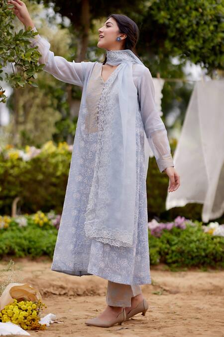 Naaz By Noor Blue Chanderi, Cotton, Organza Embroidery V-neck Floral Kurta Set Online at Aza Fashions Naaz By Noor_Blue Chanderi, Cotton, Organza Embroidery V-neck Floral Kurta Set _Online_at_Aza_Fashions