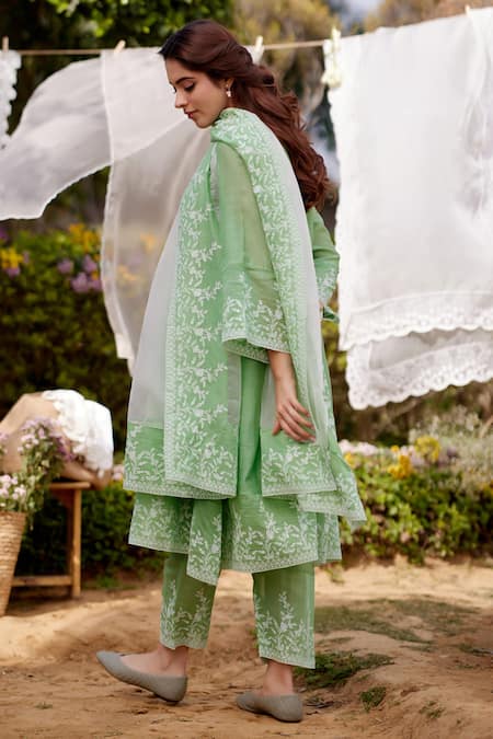 Shop Naaz By Noor Green Chanderi, Cotton, Organza Embroidery Square Calla Lily Border Kurta Set at Aza Fashions Shop_Naaz By Noor_Green Chanderi, Cotton, Organza Embroidery Square Calla Lily Border Kurta Set _at_Aza_Fashions