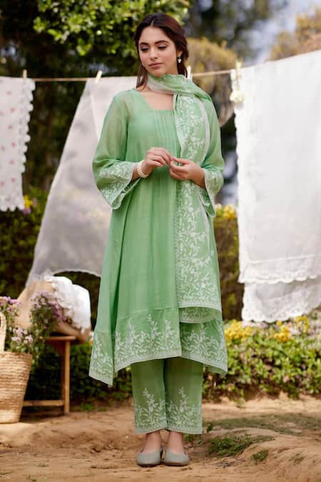 Naaz By Noor Green Chanderi, Cotton, Organza Embroidery Square Calla Lily Border Kurta Set Online at Aza Fashions Naaz By Noor_Green Chanderi, Cotton, Organza Embroidery Square Calla Lily Border Kurta Set _Online_at_Aza_Fashions