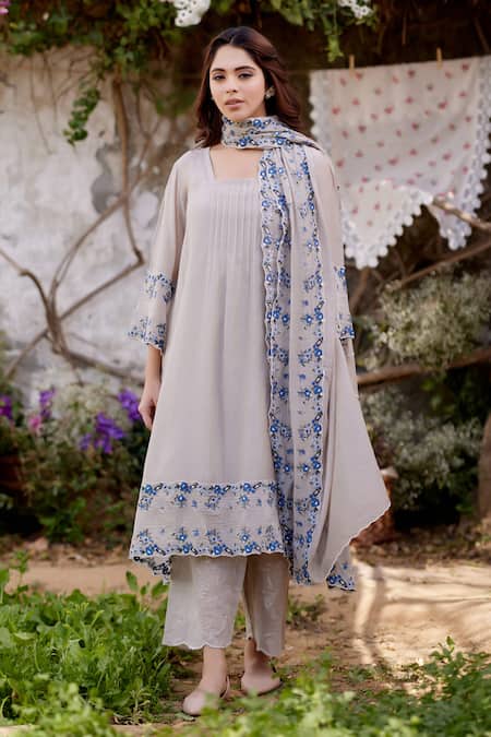 Naaz By Noor Gray Chanderi, Cotton Embroidery Square Neck Grey Thread Kurta Set Online at Aza Fashions Naaz By Noor_Gray Chanderi, Cotton Embroidery Square Neck Grey Thread Kurta Set _Online_at_Aza_Fashions