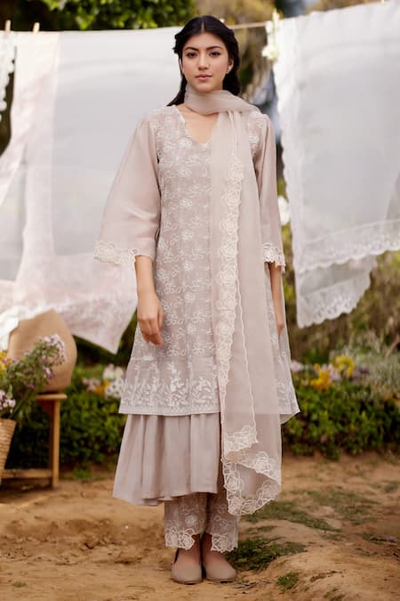 NAAZ BY NOOR Grey Kurta Fine Cotton Chanderi Embroidery Thread V Neck Iris Field Set 