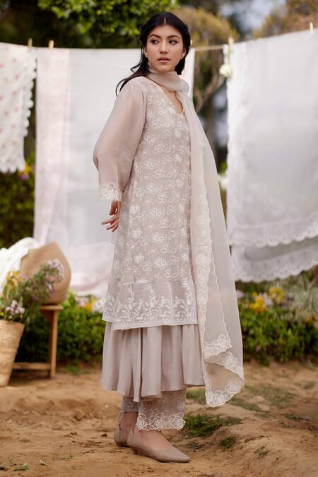 Naaz By Noor Grey Chanderi, Cotton, Organza Embroidery, Lace V-neck Iris Field Kurta Set Online at Aza Fashions Naaz By Noor_Grey Chanderi, Cotton, Organza Embroidery, Lace V-neck Iris Field Kurta Set _Online_at_Aza_Fashions
