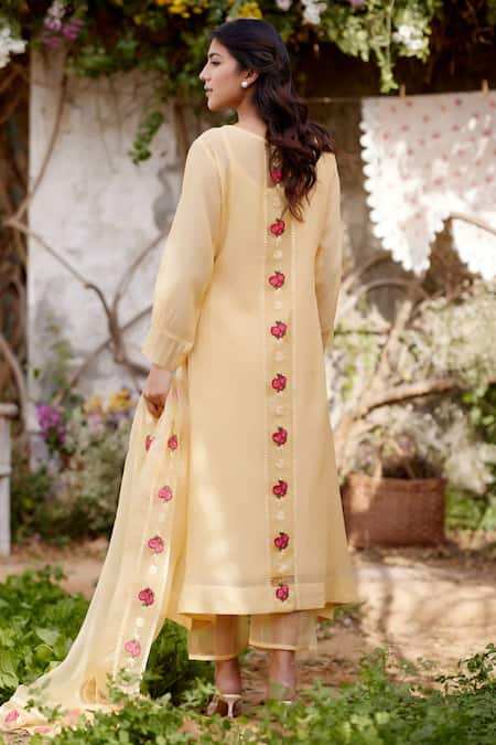 Shop Naaz By Noor Yellow Cotton, Organza Embroidery Round Neck Meringue Floral Thread Kurta Set at Aza Fashions Shop_Naaz By Noor_Yellow Cotton, Organza Embroidery Round Neck Meringue Floral Thread Kurta Set _at_Aza_Fashions