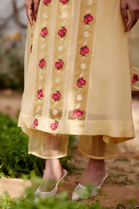Shop Naaz By Noor Yellow Cotton, Organza Embroidery Round Neck Meringue Floral Thread Kurta Set Online at Aza Fashions Shop_Naaz By Noor_Yellow Cotton, Organza Embroidery Round Neck Meringue Floral Thread Kurta Set _Online_at_Aza_Fashions