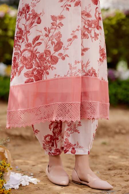 Naaz By Noor Pink Cotton, Chanderi Lace V-neck Morrocon Field Print Kurta And Pant Set Online at Aza Fashions Naaz By Noor_Pink Cotton, Chanderi Lace V-neck Morrocon Field Print Kurta And Pant Set _Online_at_Aza_Fashions