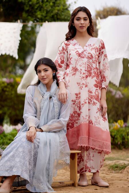 Naaz By Noor Pink Cotton, Chanderi Lace V-neck Morrocon Field Print Kurta And Pant Set at Aza Fashions Naaz By Noor_Pink Cotton, Chanderi Lace V-neck Morrocon Field Print Kurta And Pant Set _at_Aza_Fashions