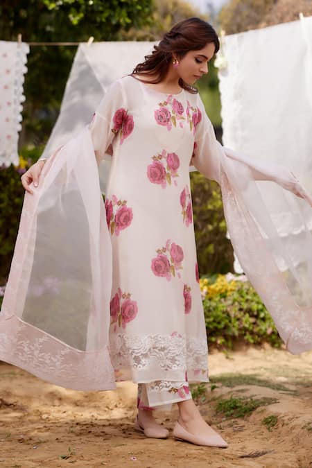 Buy Naaz By Noor Pink Chanderi Cotton, Cotton, Organza Lace, Rose Field Printed Kurta Set Online at Aza Fashions Buy_Naaz By Noor_Pink Chanderi Cotton, Cotton, Organza Lace, Rose Field Printed Kurta Set _Online_at_Aza_Fashions