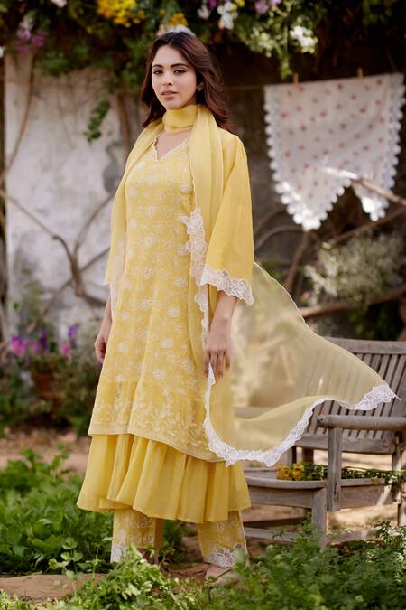 Buy Naaz By Noor Yellow Chanderi, Organza, Cotton Lace, Sunflower Fields Thread A-line Kurta Set Online at Aza Fashions Buy_Naaz By Noor_Yellow Chanderi, Organza, Cotton Lace, Sunflower Fields Thread A-line Kurta Set _Online_at_Aza_Fashions