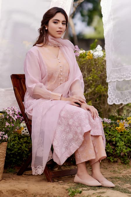 Naaz By Noor_Pink Chanderi, Cotton, Organza Embroidery V-neck Kurta Set With Dupatta _at_Aza_Fashions