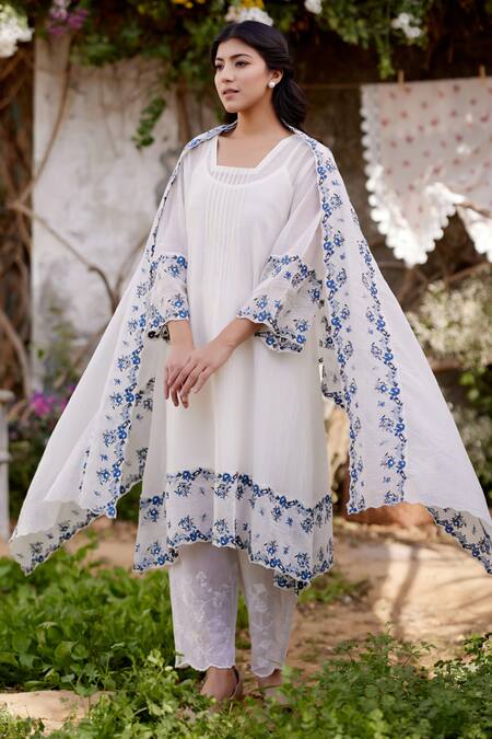 Naaz By Noor White Cotton, Cotton, Daisy Fields Border Kurta Set at Aza Fashions Naaz By Noor_White Cotton, Cotton, Daisy Fields Border Kurta Set _at_Aza_Fashions