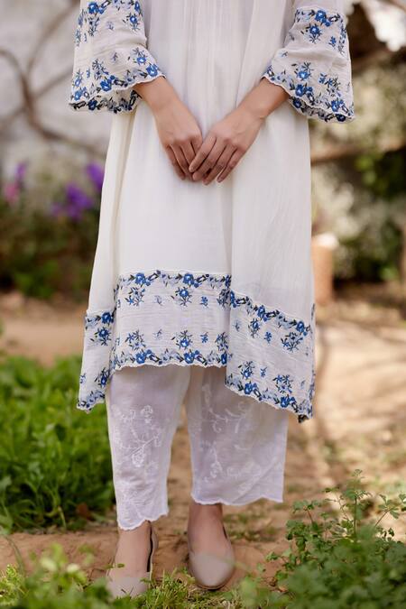 Buy Naaz By Noor White Cotton, Cotton, Daisy Fields Border Kurta Set Buy_Naaz By Noor_White Cotton, Cotton, Daisy Fields Border Kurta Set