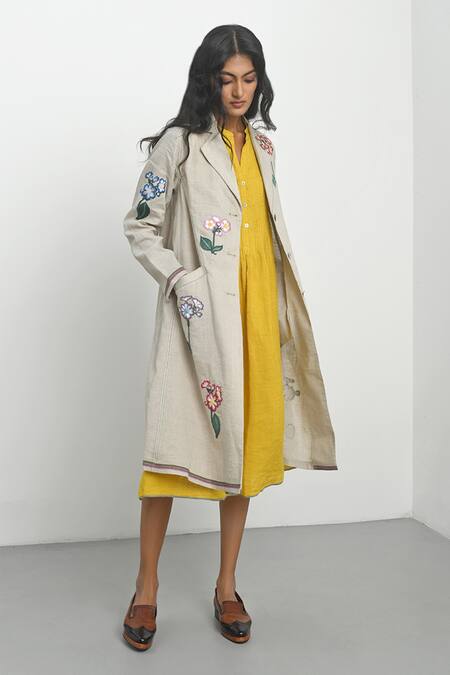 Payal Pratap_Beige Handloom Linen Applique Floral Lapel Collar Lugo Embroidered Jacket _Online_at_Aza_Fashions