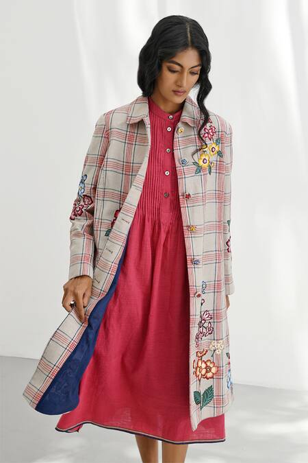Payal Pratap_Beige Handloom Linen Applique Floral Collared Neck Arpino Embroidered Jacket _Online_at_Aza_Fashions