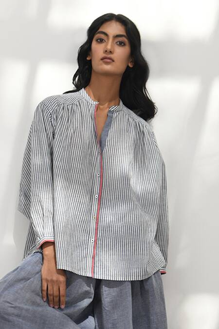 Payal Pratap_Blue Handloom Cotton Collared Oio Shirt _Online_at_Aza_Fashions