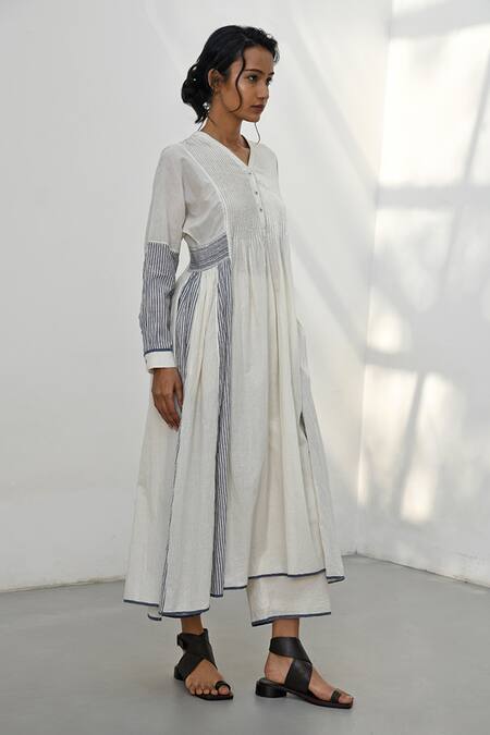 Payal Pratap_Ivory Handloom Cotton V-neck Lesvos Tunic _Online_at_Aza_Fashions