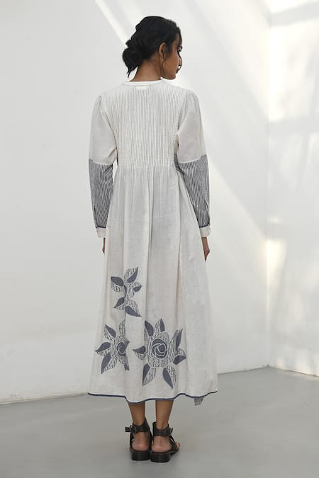 Shop_Payal Pratap_Ivory Handloom Cotton Embroidery V-neck Lesvos Floral Applique Tunic _at_Aza_Fashions