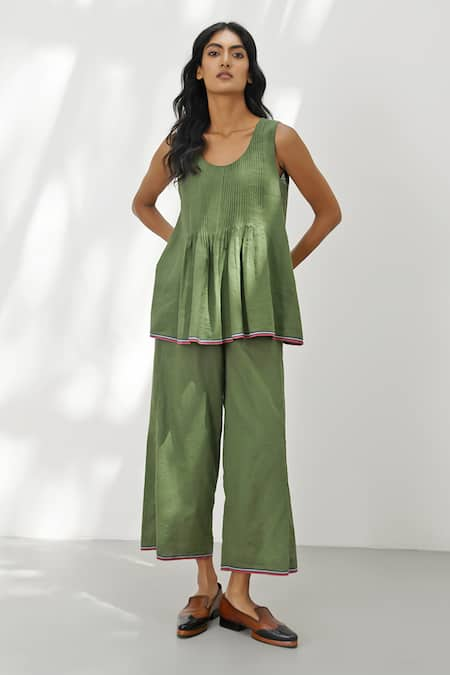 Payal Pratap Green Handloom Linen Solid Pleated Round Molfetta Pintuck Peplum Top 