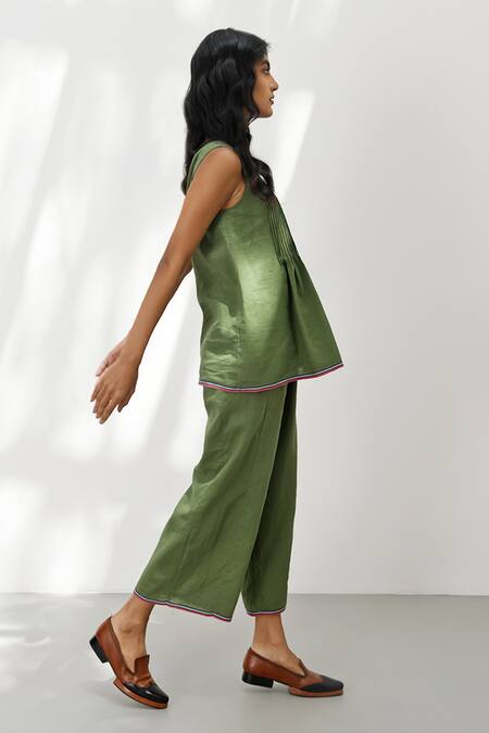 Payal Pratap_Green Handloom Linen Solid Pleated Round Molfetta Pintuck Peplum Top _Online_at_Aza_Fashions
