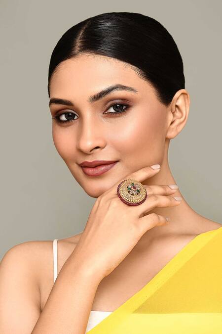 Buy_Nazaakat By Samara Singh_Gold Plated Gota Patti Floral Carved Kundan Ring _Online_at_Aza_Fashions
