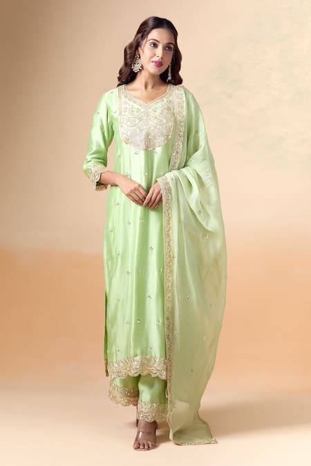 Kalakaari By Sagarika Green Chanderi Silk Hand Embroidery Floral Paan Neck Yoke Kurta Set 