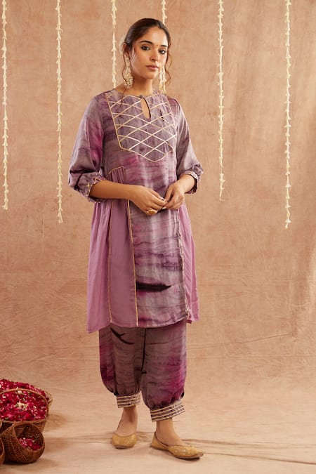 Label Muslin Purple Satin Silk Embellished Gota Key Hole Detailed Kurta Set With Potli 