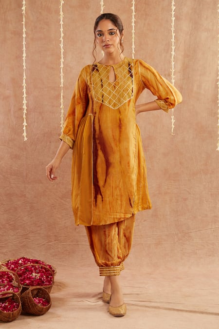 Label Muslin Kesar Noor Kurta Set With Potli 