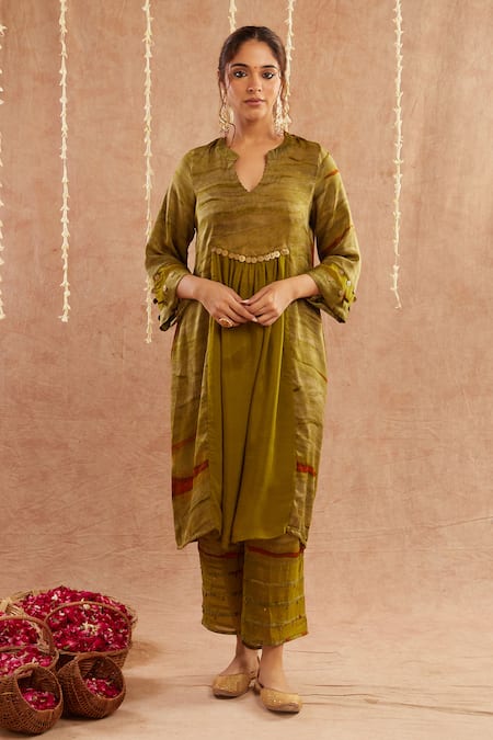 Buy_Label Muslin_Green Organza, Satin Gota Patti, Mahtab Coin Embellished Gathered Kurta Pant Set_Online_at_Aza_Fashions