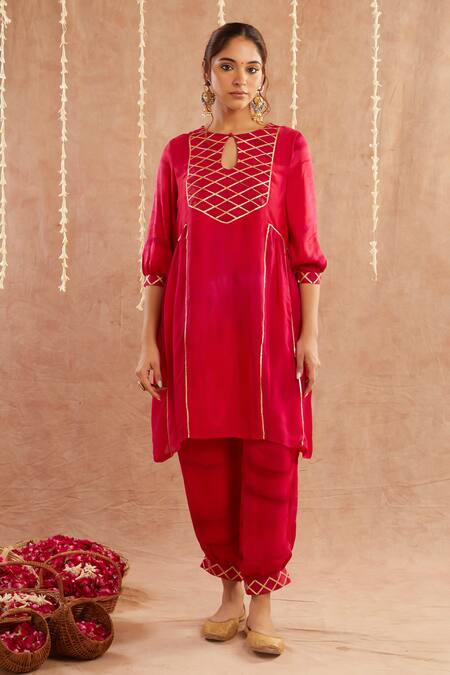 Buy Label Muslin Fuchsia Organza, Satin Gota Noor-e-gul Lace Embellished Kurta Harem Pant Set Online at Aza Fashions Buy_Label Muslin_Fuchsia Organza, Satin Gota Noor-e-gul Lace Embellished Kurta Harem Pant Set_Online_at_Aza_Fashions