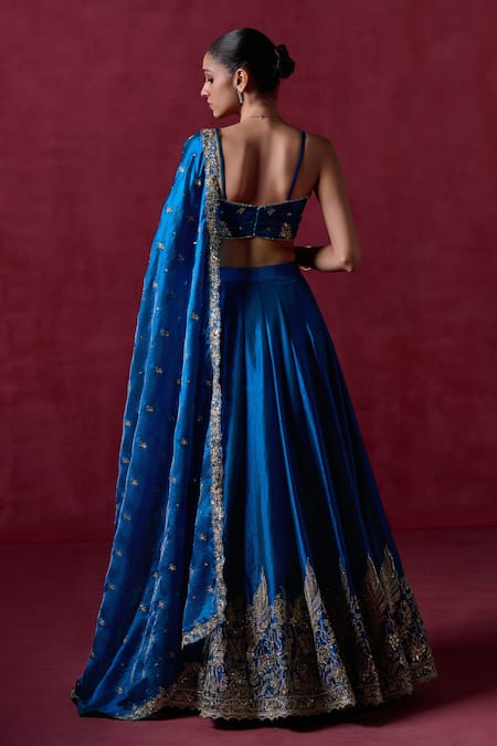Lashkaraa_Blue Organza Sequins, Zari Plunge Neck Floral Embroidered Lehenga Set _Online_at_Aza_Fashions