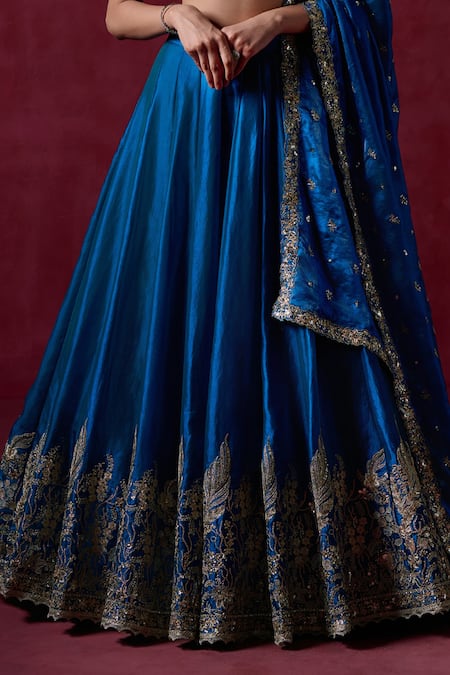 Buy_Lashkaraa_Blue Organza Sequins, Zari Plunge Neck Floral Embroidered Lehenga Set _Online_at_Aza_Fashions