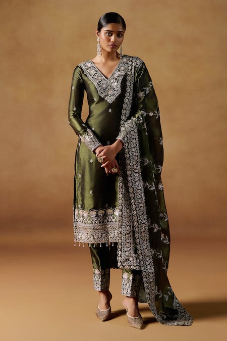 LASHKARAA Floral Jaal Embroidered Straight Kurta Pant Set 