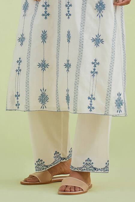 Buy_Kora_Off White Silk, Cotton, Chanderi Embroidery, Mirrors Printed Kurta Pant Set _Online_at_Aza_Fashions