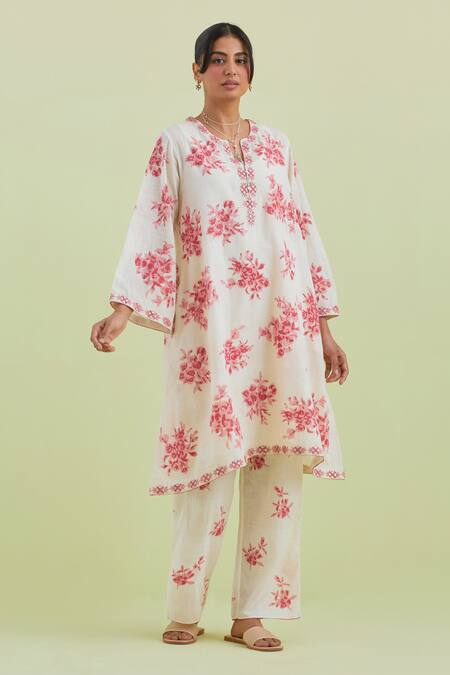 Kora_Off White Handloom Cotton, Cotton, Chanderi Floral Print Kurta Pant Set _Online_at_Aza_Fashions