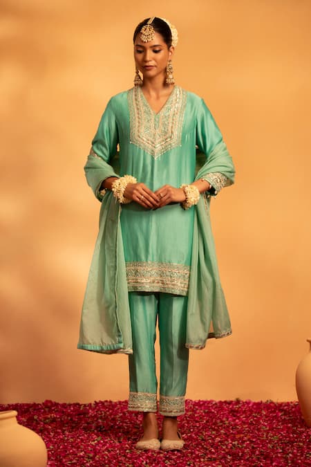 Swati Wadhwani Couture Green Organza, Chanderi Zari, Pearls, Embroidery Sunheri Embellished Kurta Set Online at Aza Fashions Swati Wadhwani Couture_Green Organza, Chanderi Zari, Pearls, Embroidery Sunheri Embellished Kurta Set _Online_at_Aza_Fashions